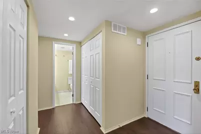 12500 Edgewater Drive #405, Oakwood, OH 44107 - Photo 3