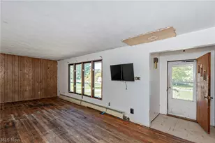 10300 Brian Dr, Painesville, OH 44077 - Photo 3