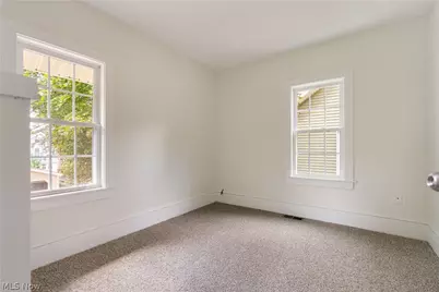 156 E Mapledale Avenue, Akron, OH 44301 - Photo 23
