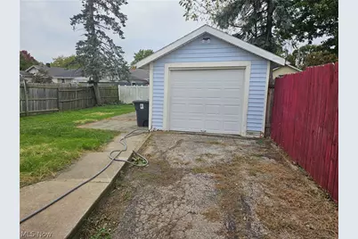 1198 Burkhardt Avenue, Akron, OH 44301 - Photo 3