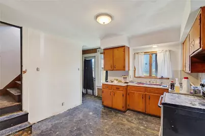 1226 Logan Avenue NW, Canton, OH 44703 - Photo 5