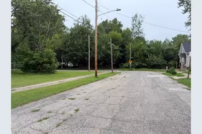1412 E 61st Street, Loveland, OH 44103 - Photo 5