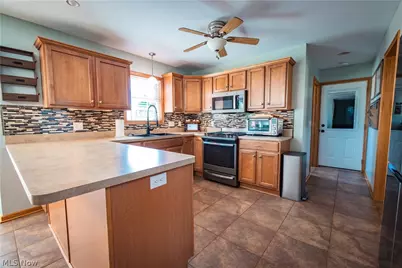10465 Carrousel Woods Drive, New Middletown, OH 44442 - Photo 3