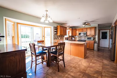 10465 Carrousel Woods Drive, New Middletown, OH 44442 - Photo 5