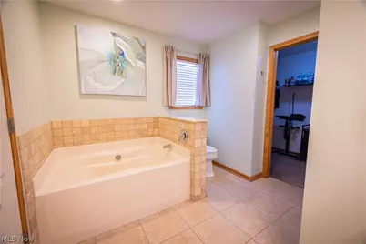10465 Carrousel Woods Drive, New Middletown, OH 44442 - Photo 21