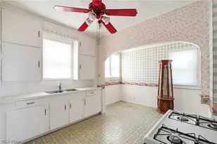 1649 Gibbs Ave NE, Canton, OH 44705 - Photo 9