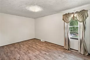 3821 Apache St NW, Uniontown, OH 44685 - Photo 9