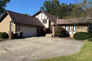 1314 Mere Ct, Youngstown, OH 44512 - Photo 3