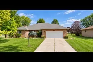 1320 Oakridge Dr, Bucyrus, OH 44820 - Photo 1