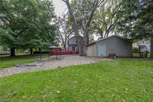 1949 Auten Dr, Akron, OH 44320 - Photo 35