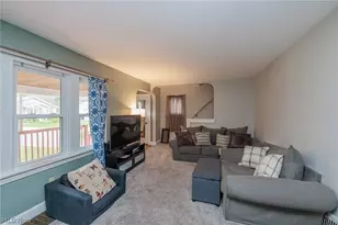 1949 Auten Dr, Akron, OH 44320 - Photo 9