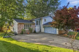 10060 Ridgewood Dr, Twinsburg, OH 44087 - Photo 1