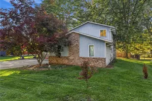 10060 Ridgewood Dr, Twinsburg, OH 44087 - Photo 3