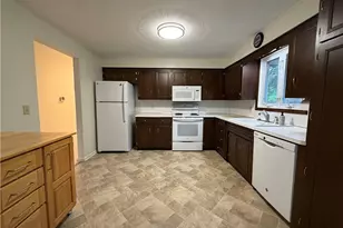 430 Hazelwood Dr SW, New Philadelphia, OH 44663 - Photo 13