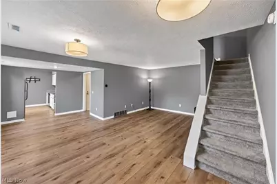 7373 Forsythia Lane, Northfield, OH 44067 - Photo 5