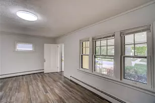 2015 Baxterly Ave, Oakwood, OH 44107 - Photo 13