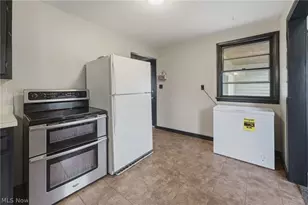 209 43rd St SW, Canton, OH 44706 - Photo 9