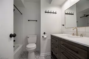 634 N Hawkins Ave, Akron, OH 44313 - Photo 25