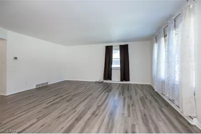 634 N Hawkins Avenue, Akron, OH 44313 - Photo 3