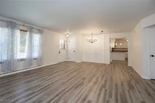 634 N Hawkins Ave, Akron, OH 44313 - Photo 5