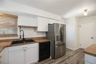 634 N Hawkins Ave, Akron, OH 44313 - Photo 11