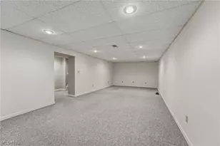 1745 Orchard Dr, Akron, OH 44333 - Photo 25