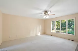 5851 Mills Creek Ln, North Ridgeville, OH 44039 - Photo 5