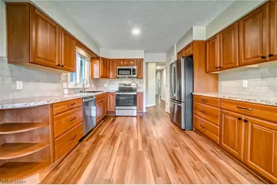 115 Ambleside Way, Amherst, OH 44001 - Photo 11