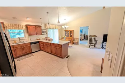 719 Oak Tree Lane, Belpre, OH 45714 - Photo 11