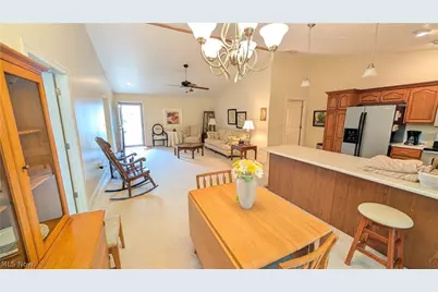 719 Oak Tree Lane, Belpre, OH 45714 - Photo 9