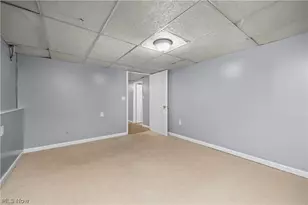 525 Purdue Ave, Elyria, OH 44035 - Photo 23