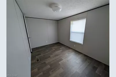 140 Briarcliff Drive, Elyria, OH 44035 - Photo 7