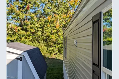 140 Briarcliff Drive, Elyria, OH 44035 - Photo 9
