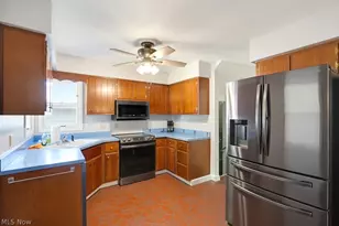 8321 Mentorwood Dr, Mentor, OH 44060 - Photo 13