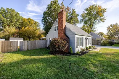 2239 Lake Road, Akron, OH 44312 - Photo 5