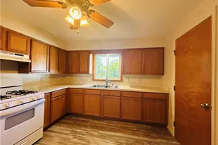 3370 W Bailey Rd, Cuyahoga Falls, OH 44221 - Photo 9