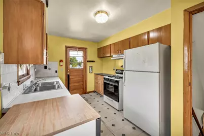 3965 Grafton Road, Brunswick, OH 44212 - Photo 9