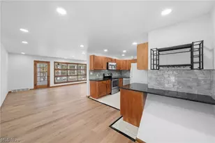 1908 Valley Rd, Cuyahoga Falls, OH 44223 - Photo 9