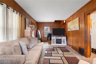 262 Gordon Dr, Akron, OH 44302 - Photo 5