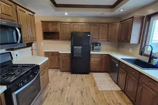 3941 W Sterling Rd, Burbank, OH 44214 - Photo 15