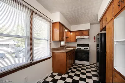 1164 Wyley Avenue, Akron, OH 44306 - Photo 7