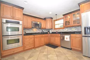 3805 Lake Vista Rd, Akron, OH 44319 - Photo 11