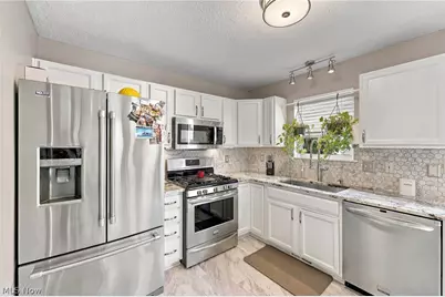 2472 W 5th Street, Loveland, OH 44113 - Photo 9