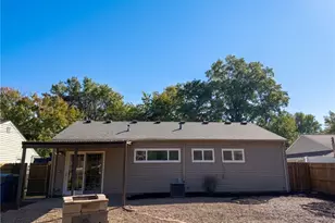 9022 Manorford Dr, Loveland, OH 44130 - Photo 5