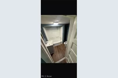 321 W Chalmers Avenue, Youngstown, OH 44511 - Photo 9