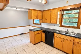 848 Almasy Dr, Campbell, OH 44405 - Photo 5