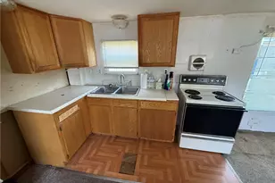 829 Zella Ave NW, New Philadelphia, OH 44663 - Photo 5