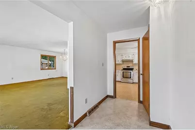 966 Primrose Drive, Green Hills, OH 44131 - Photo 5
