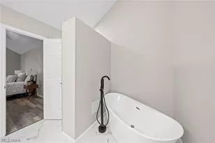 578 Meredith Ln, Cuyahoga Falls, OH 44223 - Photo 23