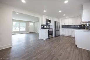 1923 Hillsdale Dr, Twinsburg, OH 44087 - Photo 11